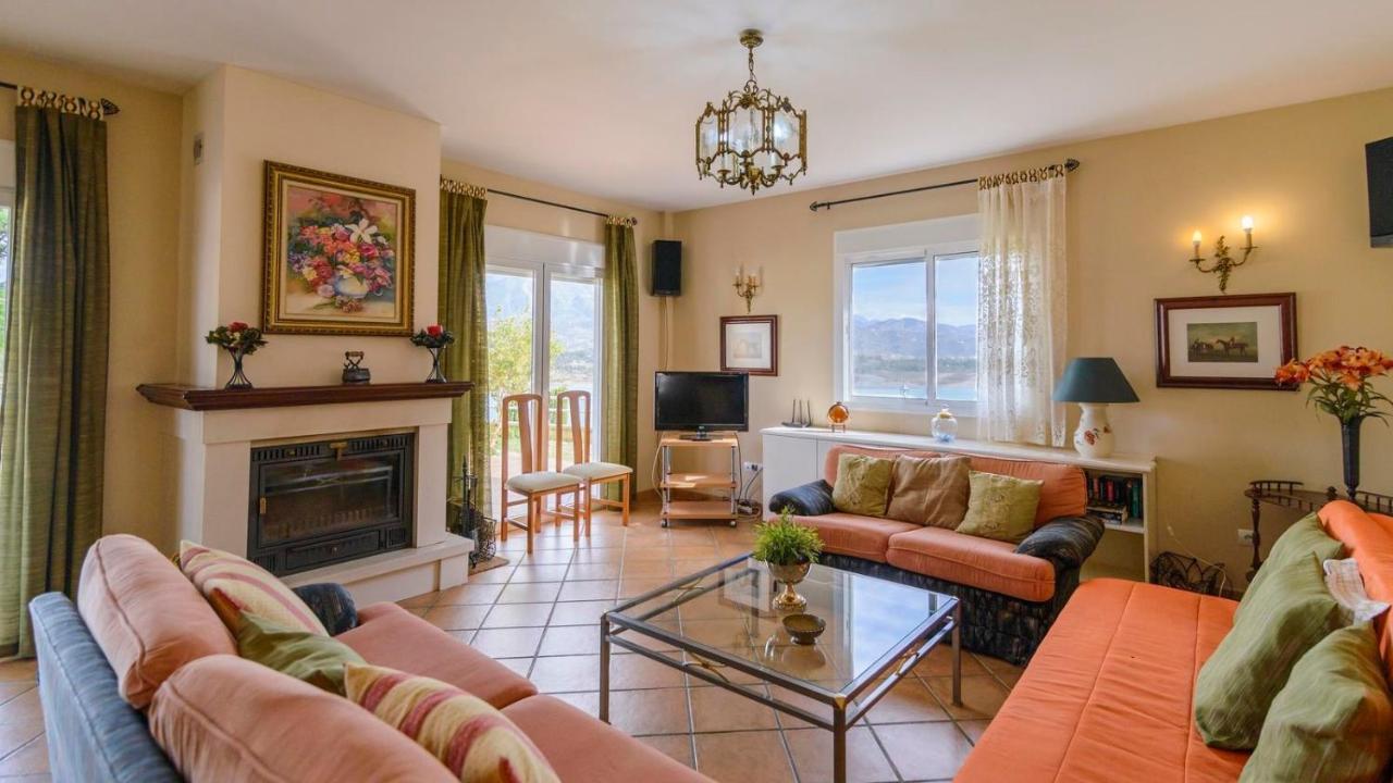 Casa Rocio Y Paloma Vinuela By Ruralidays Βίλα Εξωτερικό φωτογραφία
